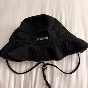 Jacquemus Bucket Hat color black